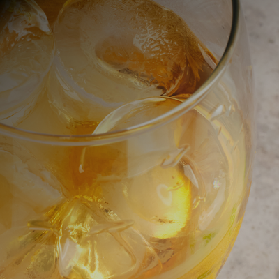 Vinos y delicias gourmet de la Bodega Herrera: calidad y sabor excepcionales.