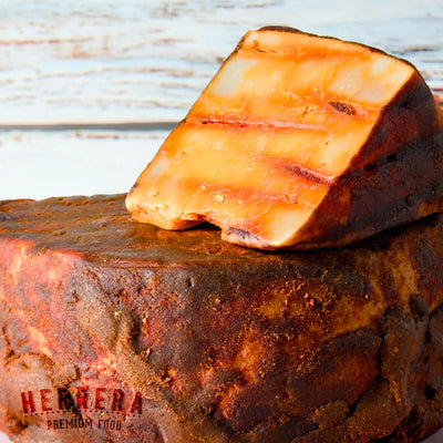 Queso de Cabra Curado con Pimentón Picante