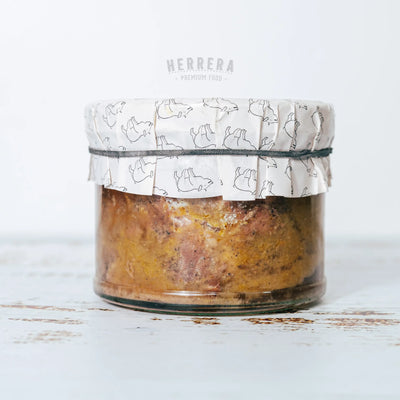 Carrilleras de cerdo cocinadas a fuego lento, listas para disfrutar. HERRERA FOOD