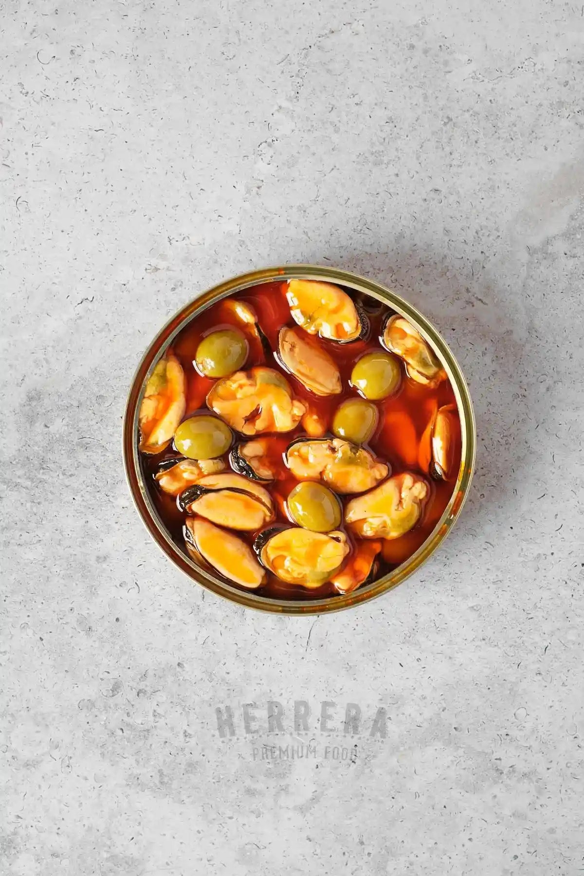 Sabor de Galicia en lata: Mejillones y aceitunas en escabeche.