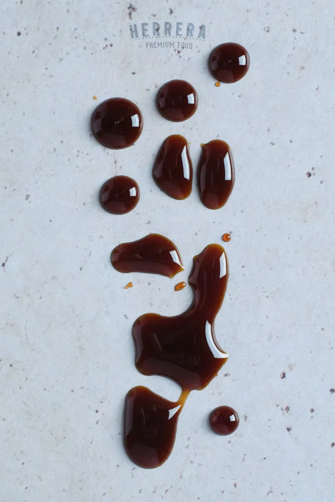 Elixir de la Tradición: Vinagre Balsámico de Módena.