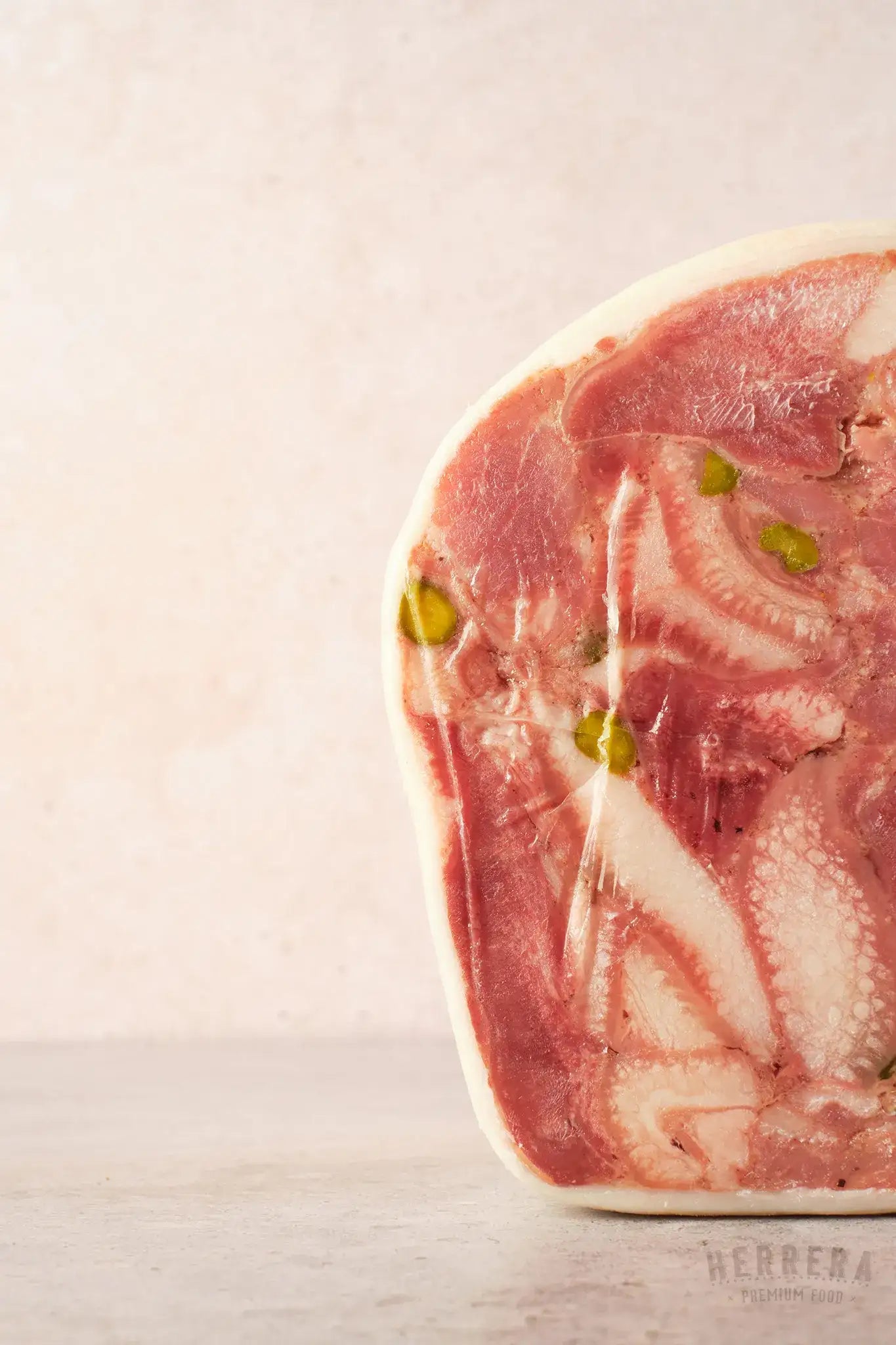 Fiambre de Jabalí con Pistachos y Trufas: Delicia culinaria