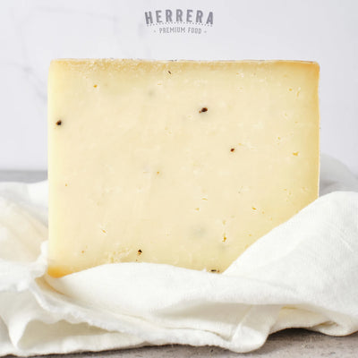 Queso Campoveja Trufado: Elegancia Semicurada en Cada Bocado