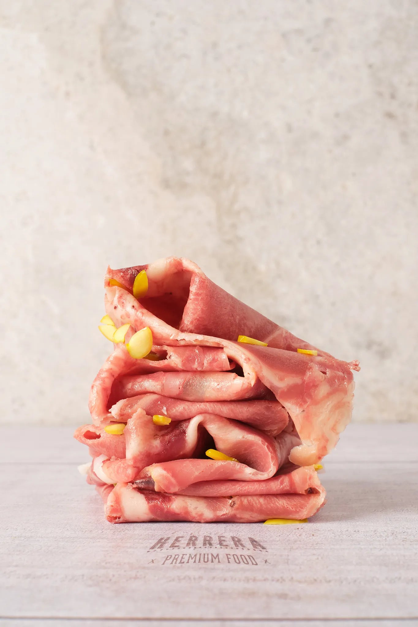 Delicia de Cerdo Cocido: Chicharrón con Pistachos