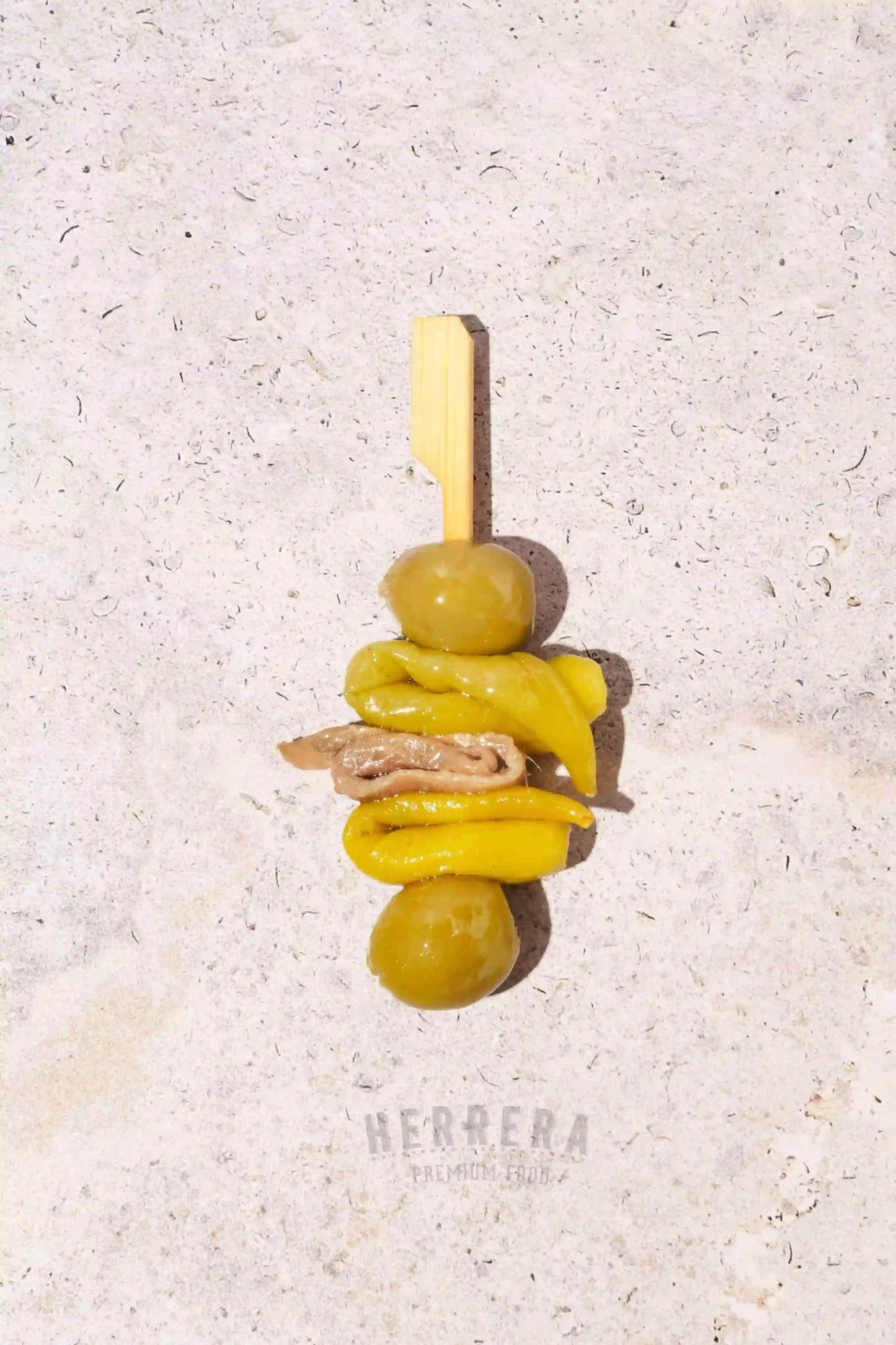 Delicia con Anchoa: Tradición Vasca.