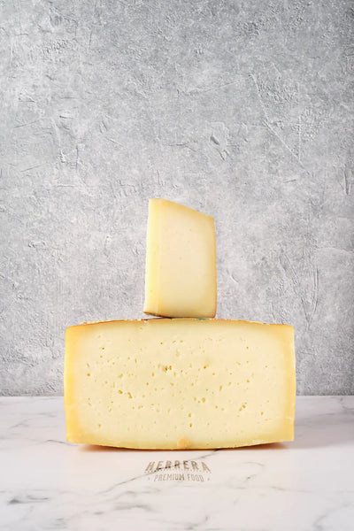 Autenticidad y Ahumado: Queso Idiazábal de Sabor Inconfundible.