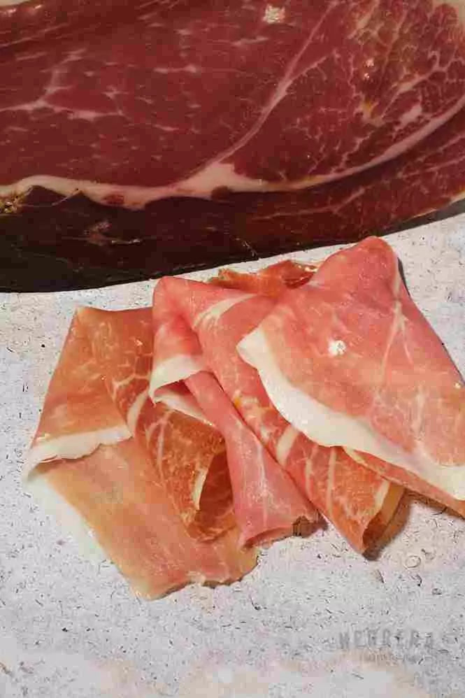Autenticidad en Cada Loncha - Taco de Jamón