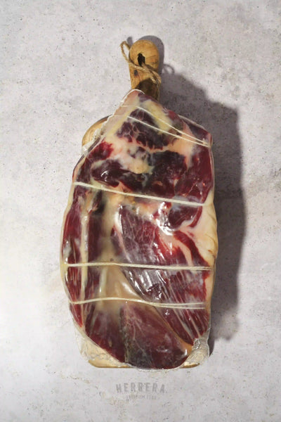 Disfruta la exquisitez de Joselito deshuesado.