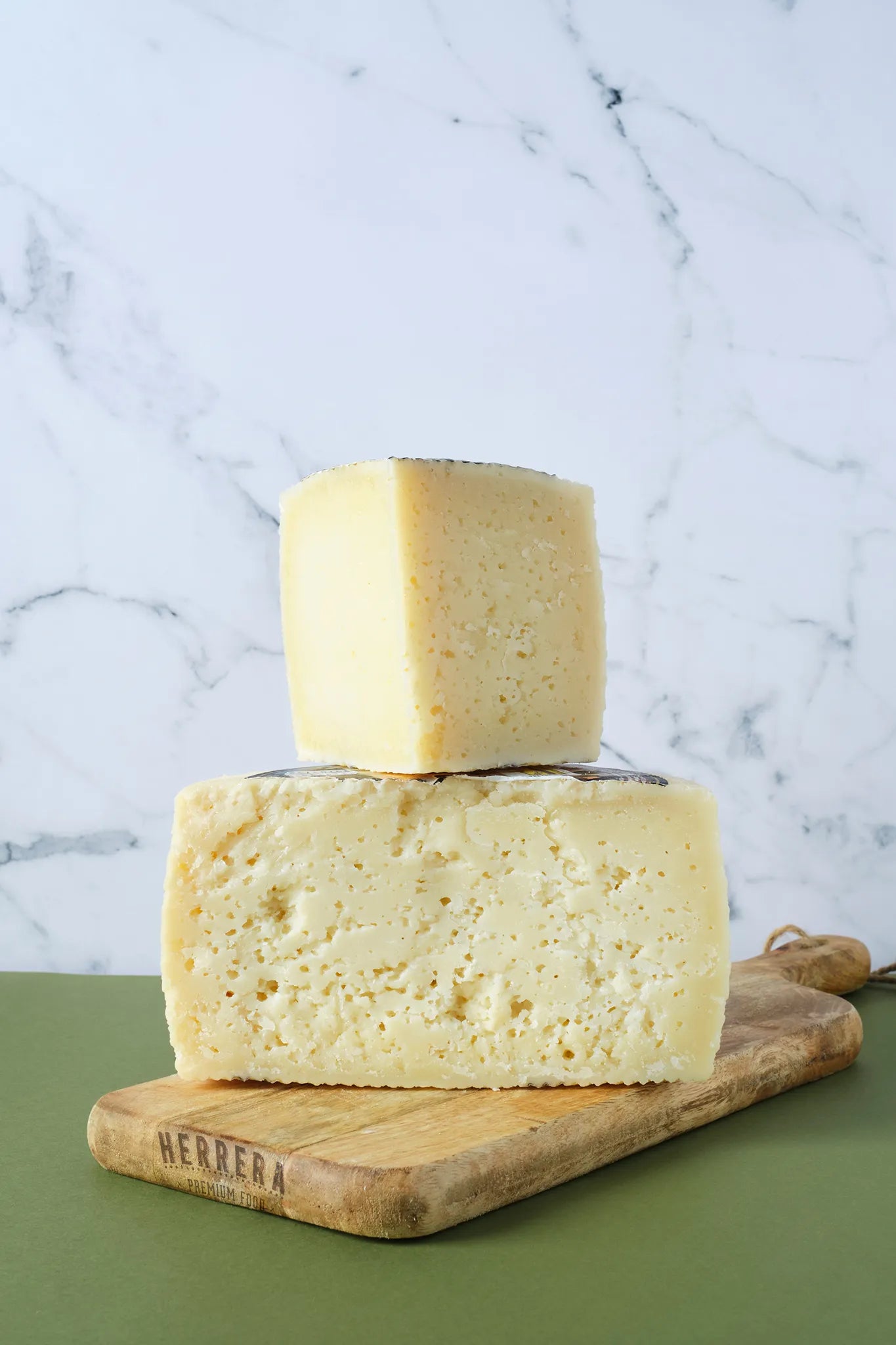 Sabor Profundo de Toledo: Queso Manchego Viejo.