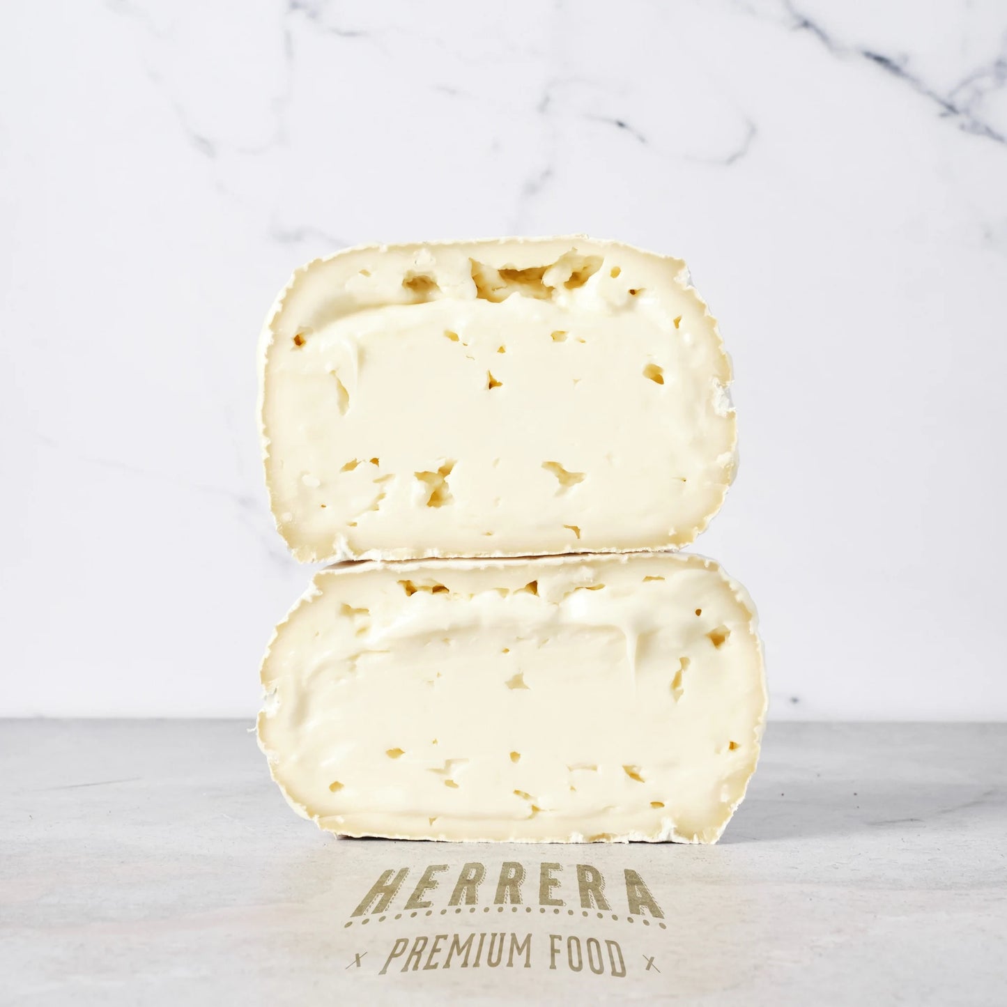 Mantecaso Cañarejal: Un hermoso queso de pasta blanda, con una corteza fina y cremosa.