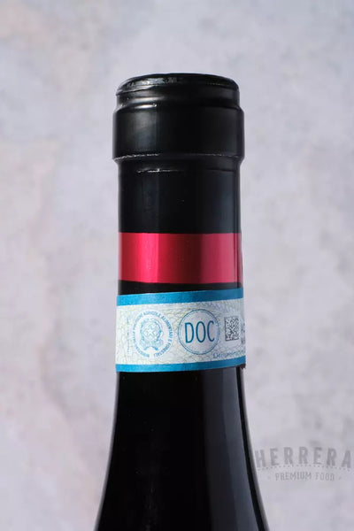 Descubre Roccaperciata - Elegancia Italiana en Cada Sorbo.