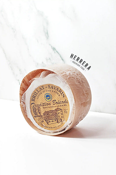 Delicioso queso francés Brillat-Savarin.