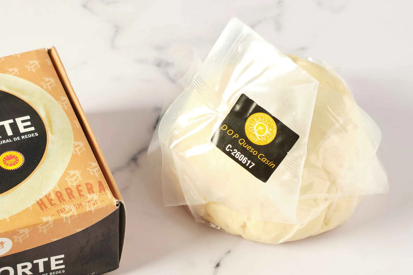 Saborea el queso Casín semitierno de HerreraFood y déjate cautivar por su exquisitez