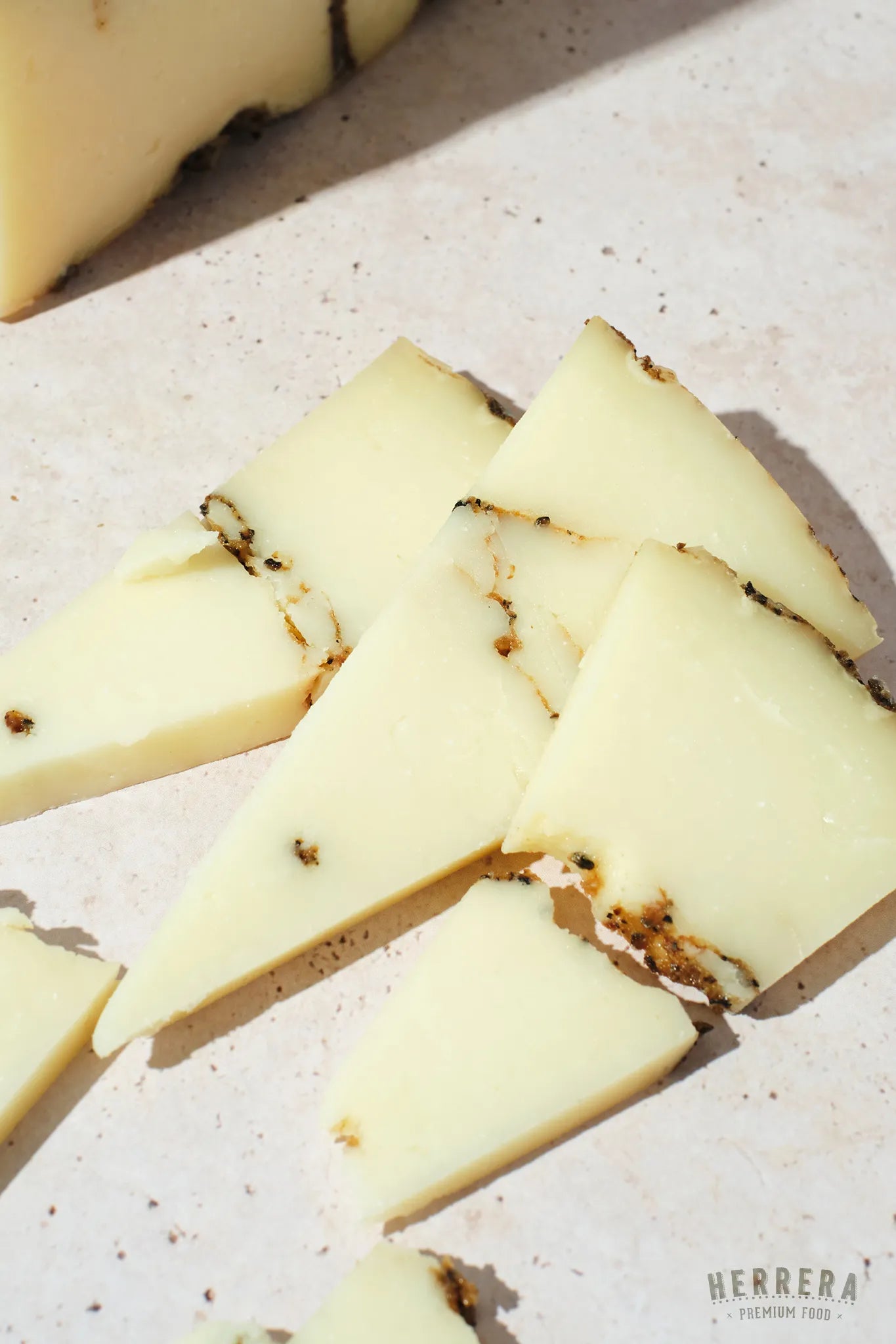 Queso Semicurado con Elegancia de Trufa
