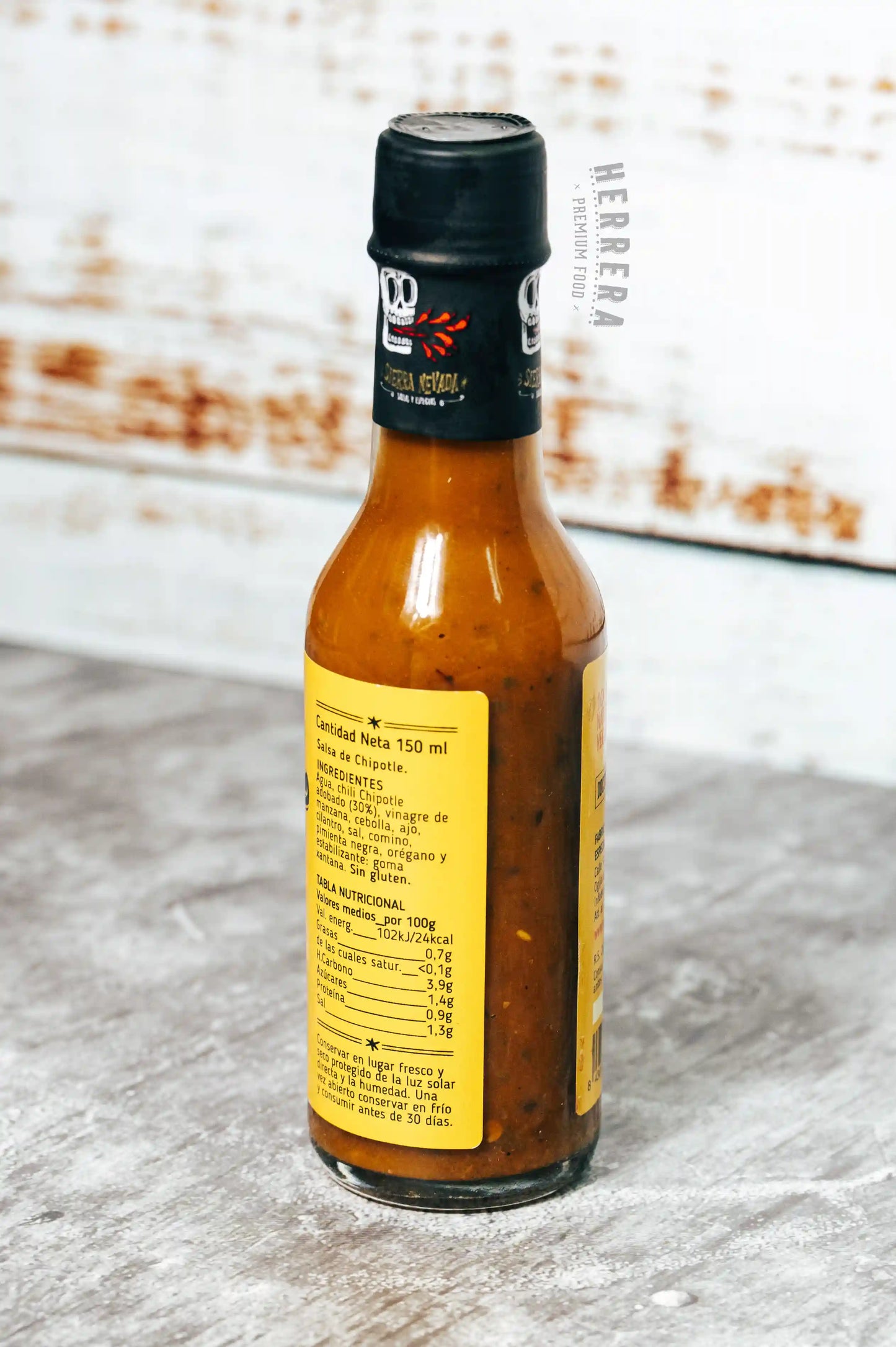 Etiqueta Salsa de Chipotle Doctor Salsas con diseño rojo y negro Herrera Food