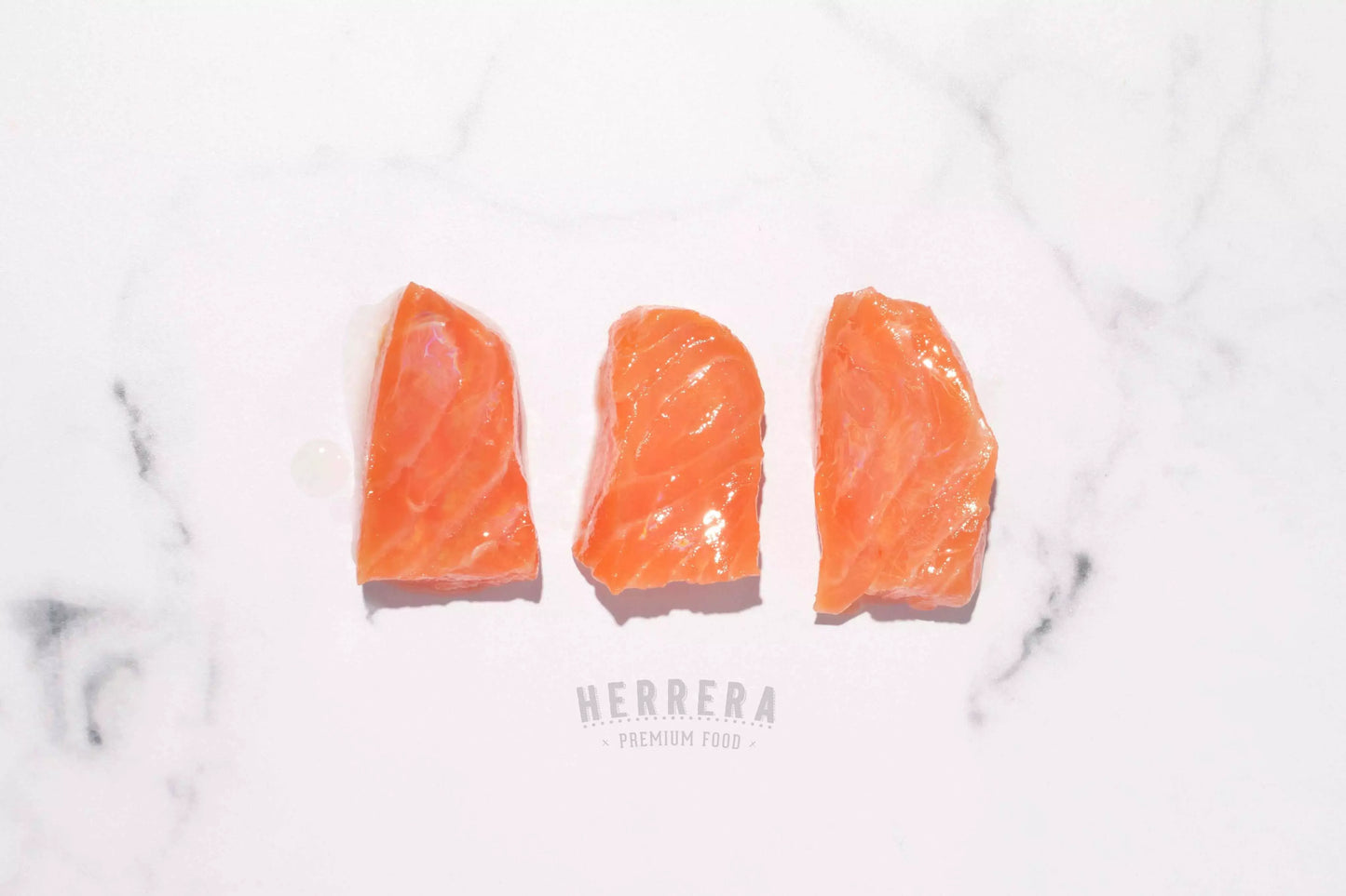 Salmón Ahumado en Aceite: Delicia Premium.