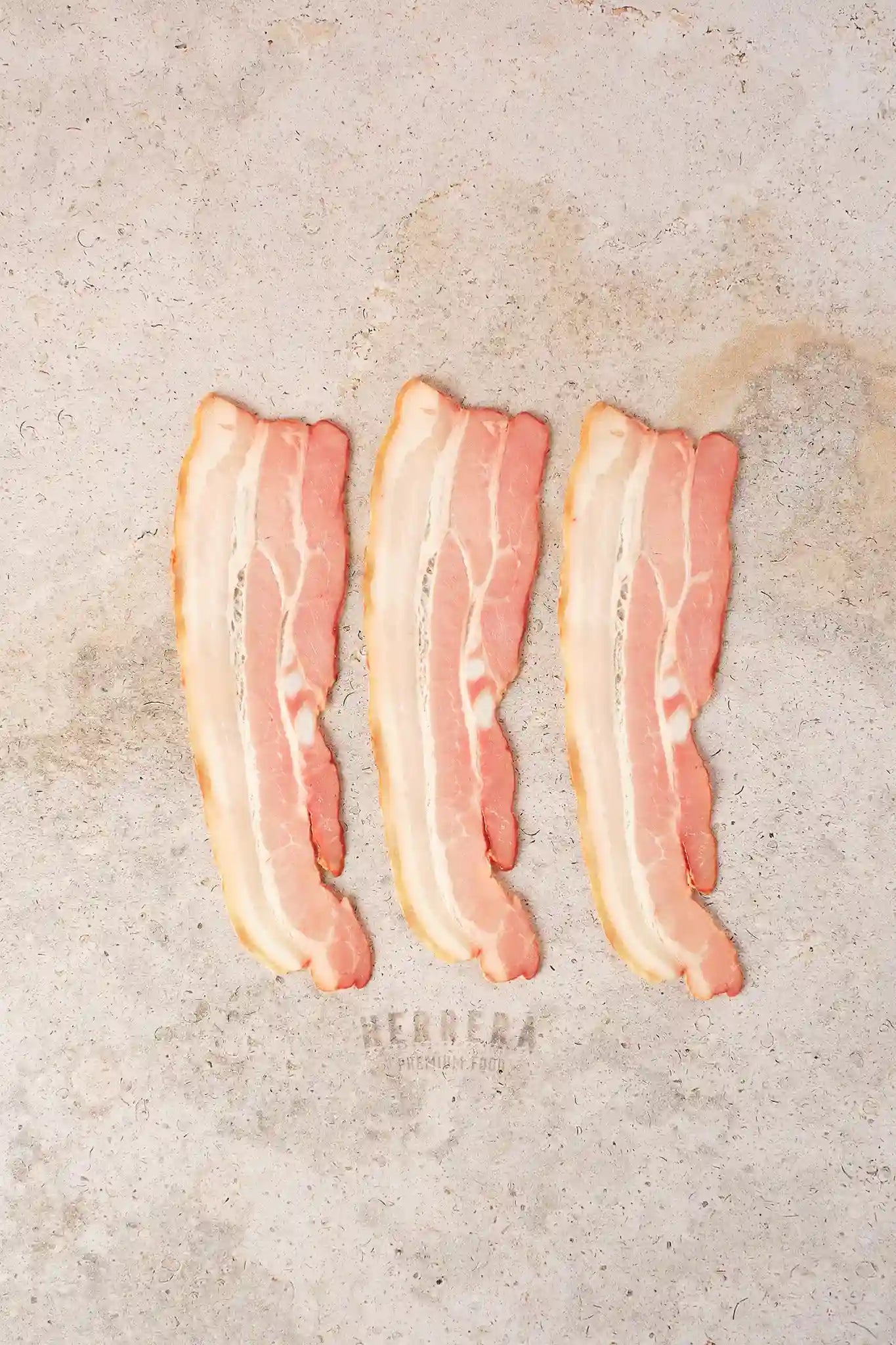 Eleva tus comidas con el sabor único del Bacon de Cerdo
