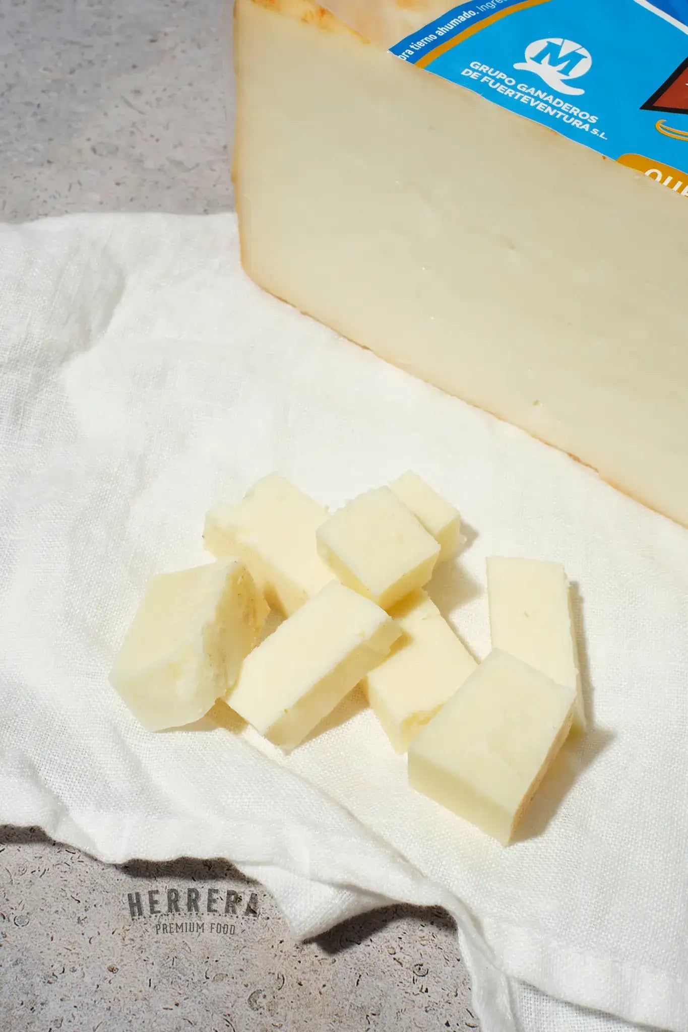 Descubre el queso Maxorata Majorero, el tesoro gourmet de las Islas Canarias. ¡Hazlo parte de tus momentos más deliciosos!