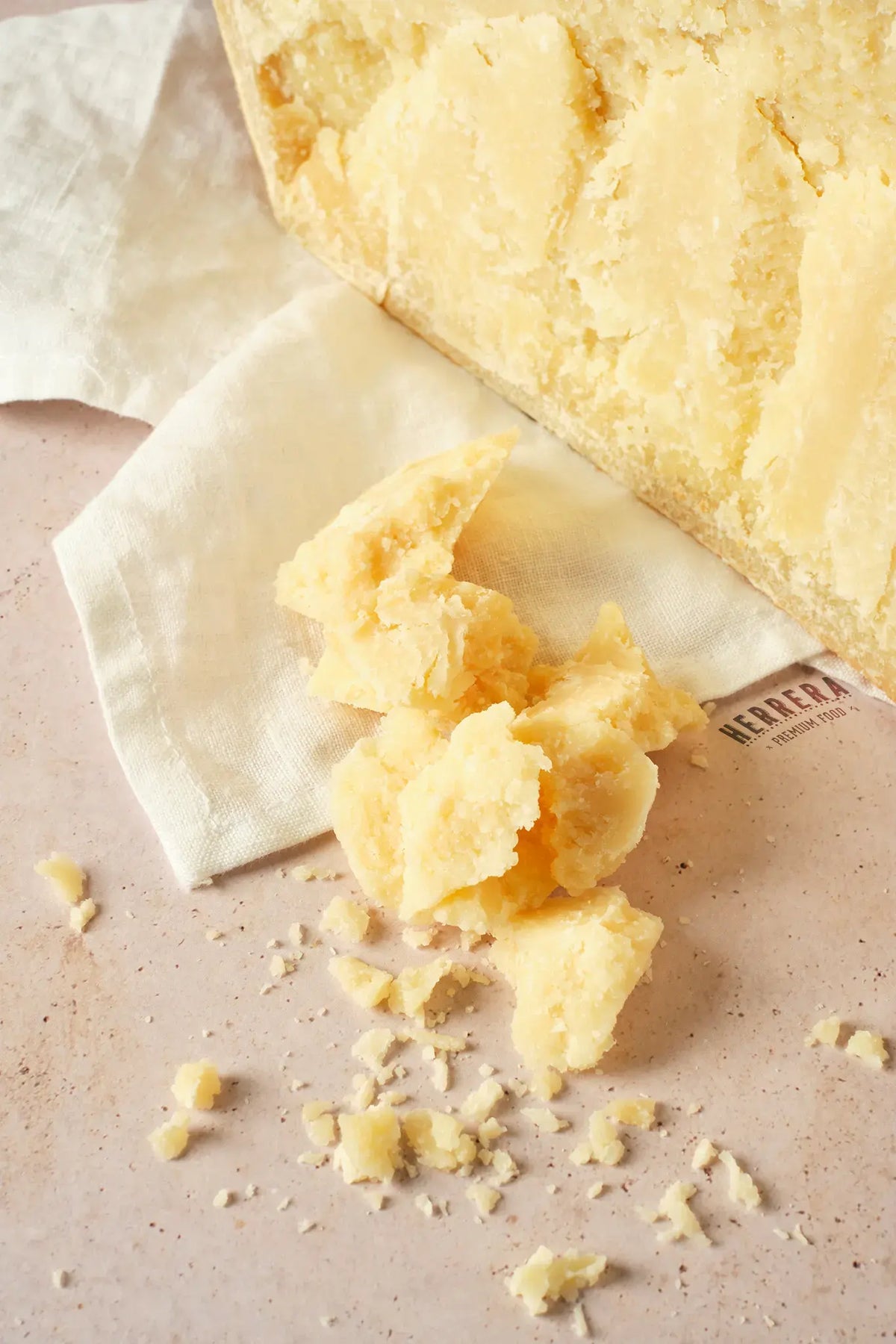 Pasta cristalizada de un Parmigiano Reggiano DOP de larga maduración