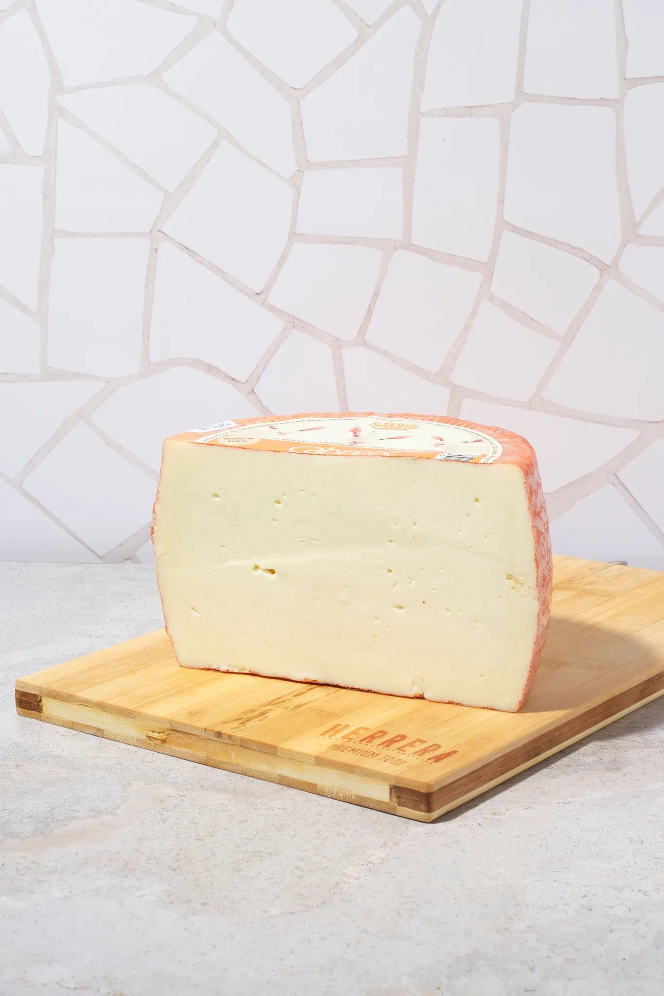 La delicadeza de la leche pasteurizada en un queso tierno.