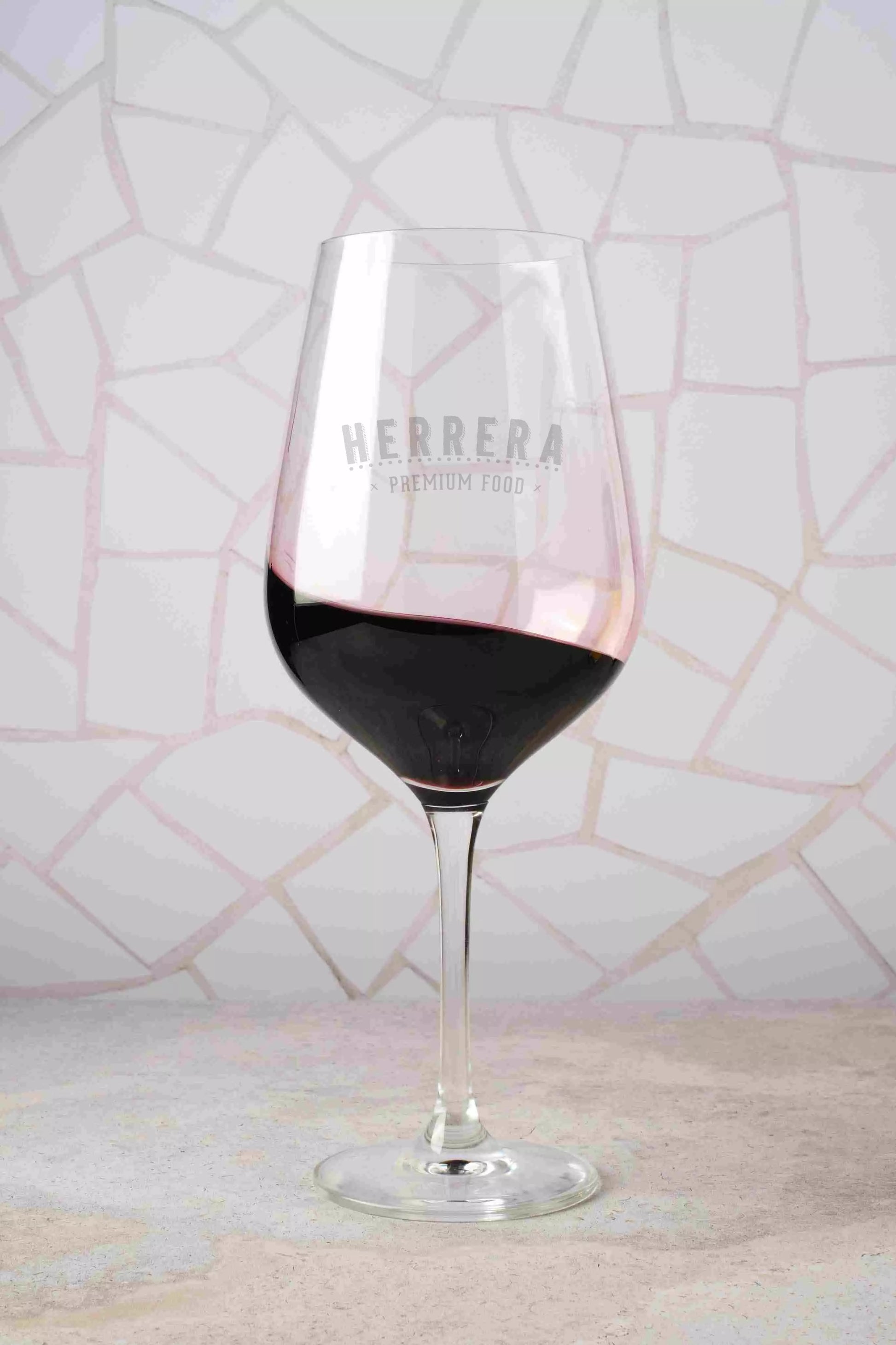 El vino tinto Matarromera Crianza 2019: Exquisitos aromas y taninos maduros.