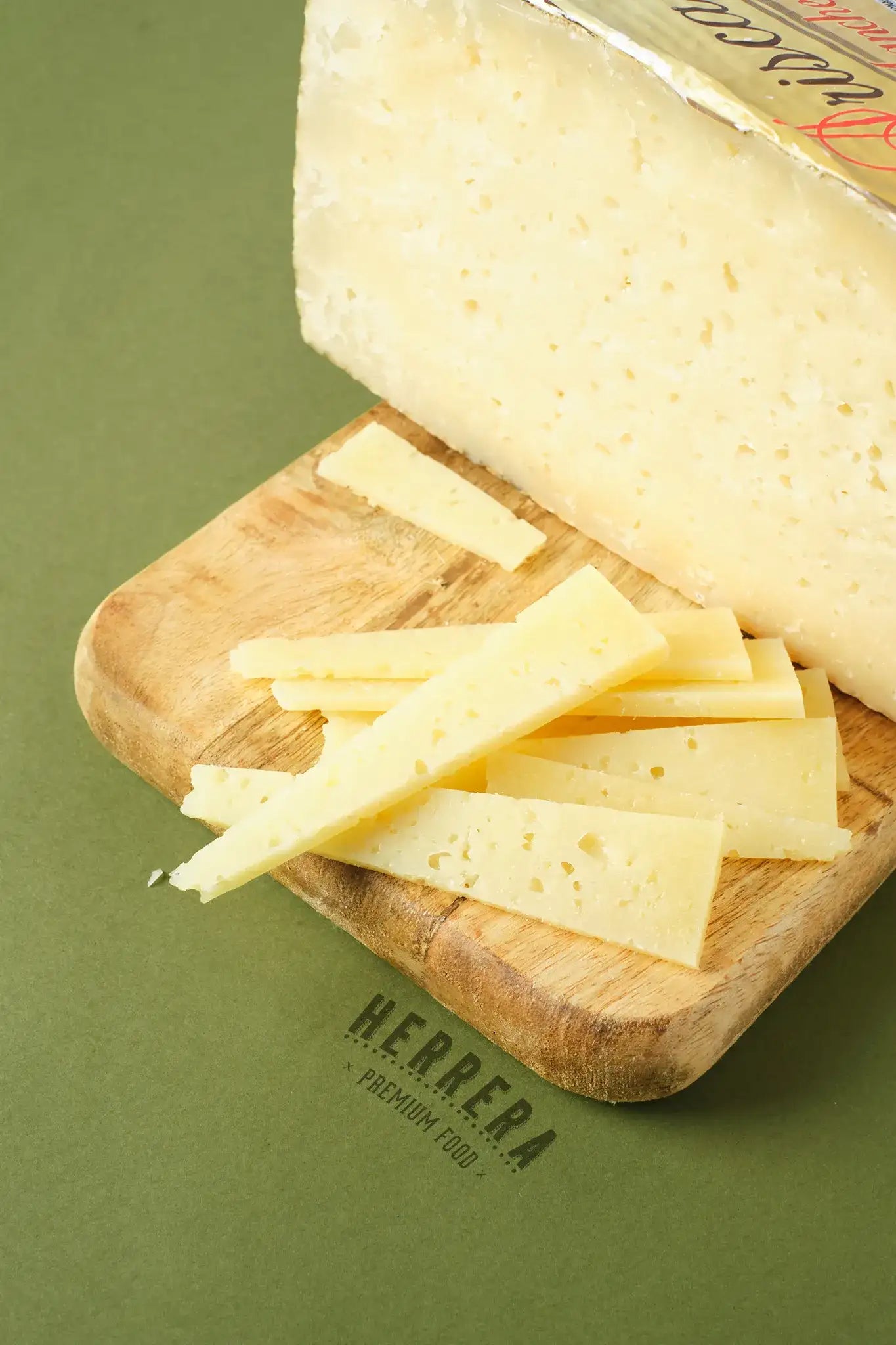 Déjate seducir por el sabor auténtico del queso semicurado Cristo del Prado en HerreraFood