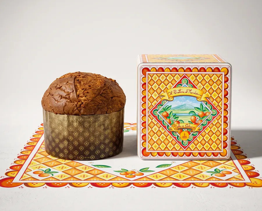 Panettone de mandarina Fiasconaro Dolce & Gabbana junto a su lata