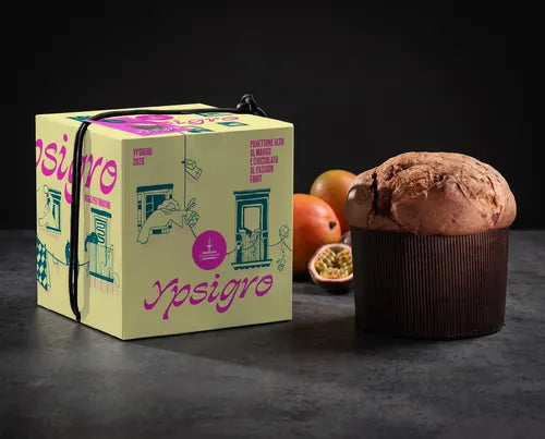 Panettone Ypsigro de mango y fruta de la pasión de Fiasconaro junto a su caja